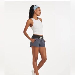 Vuori women’s Seabreeze shorts size S